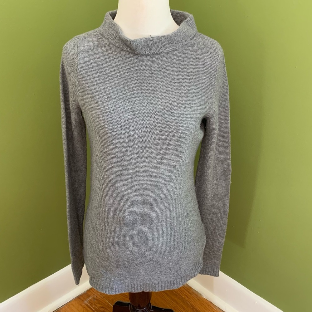 Banana Republic cashmere and merino blend sweater XS